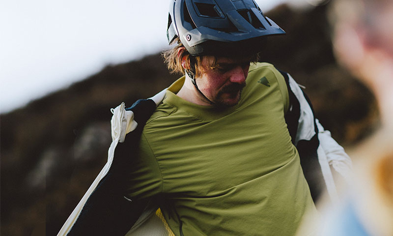 Endura Long Sleeve Jerseys - Browse Range